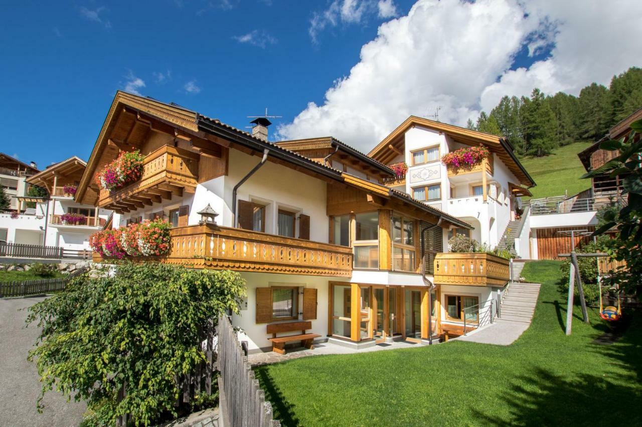 Appartamenti Vilin San Cassiano  Exterior photo